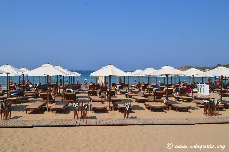 astir beach vouliagmeni
