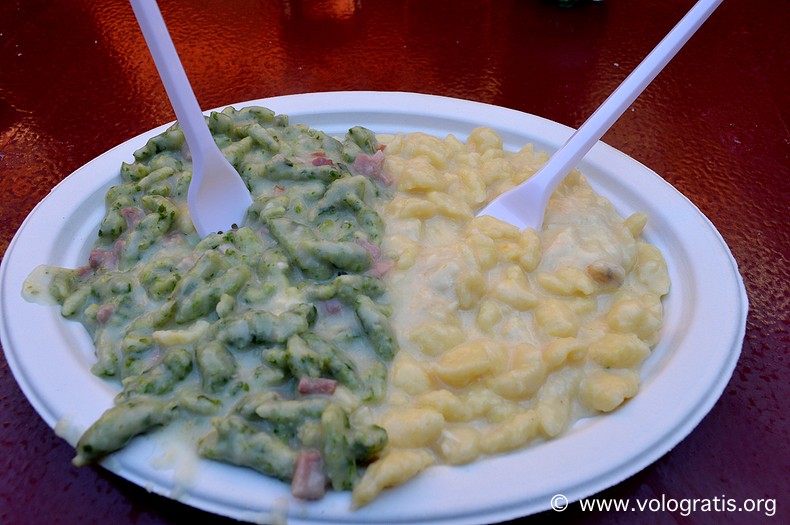 spatzle ai mercatini di natale di innsbruck