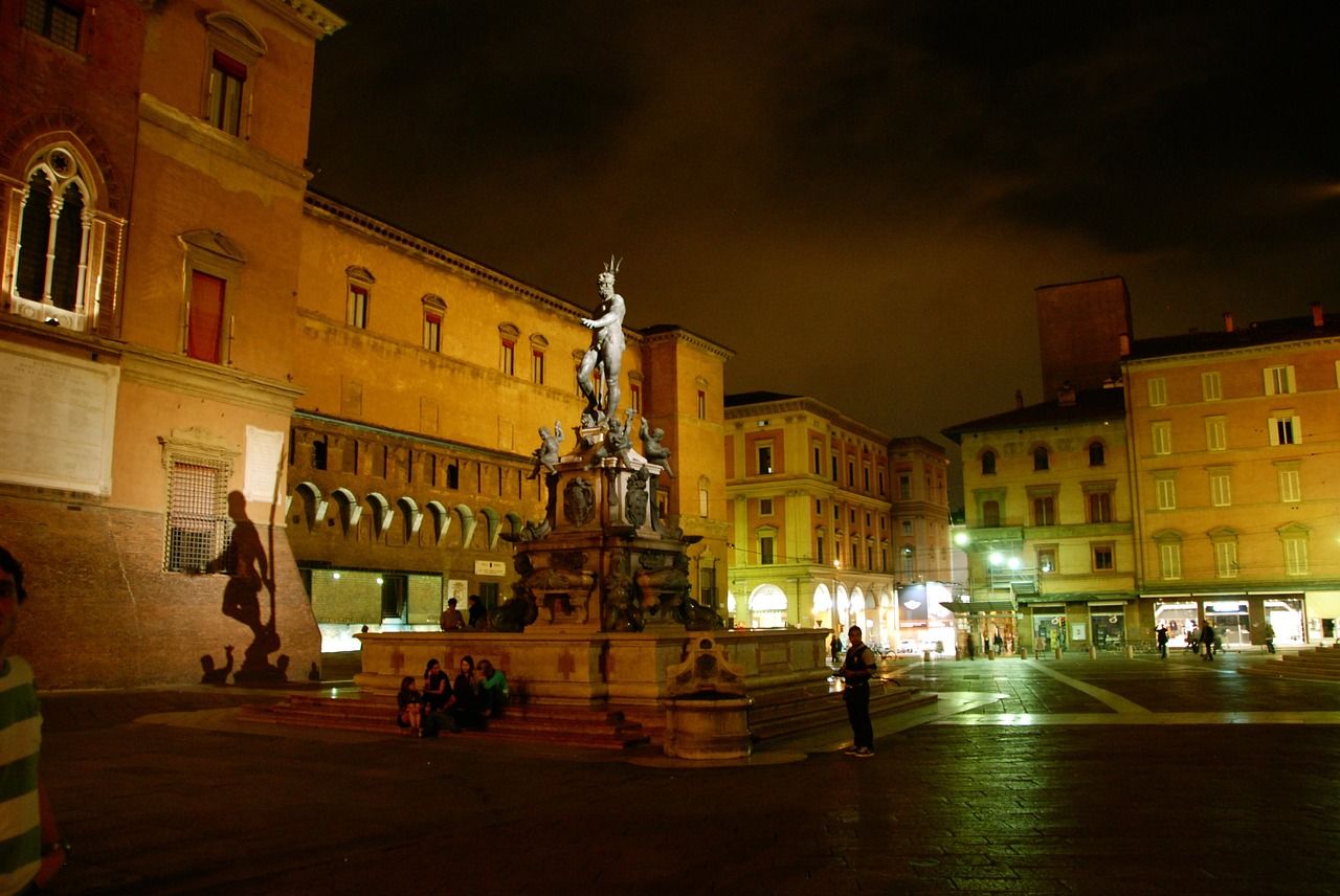 osa vedere a bologna piazza del nettuno