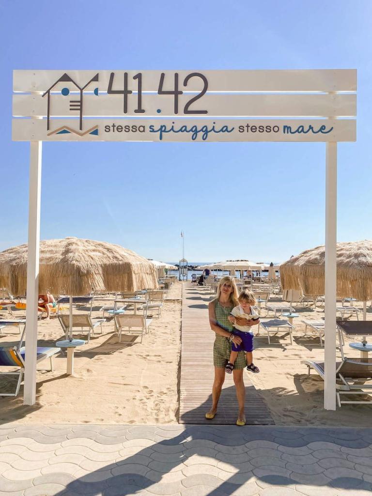 valentina venanzi spiaggia 41 42 bellaria igea marina