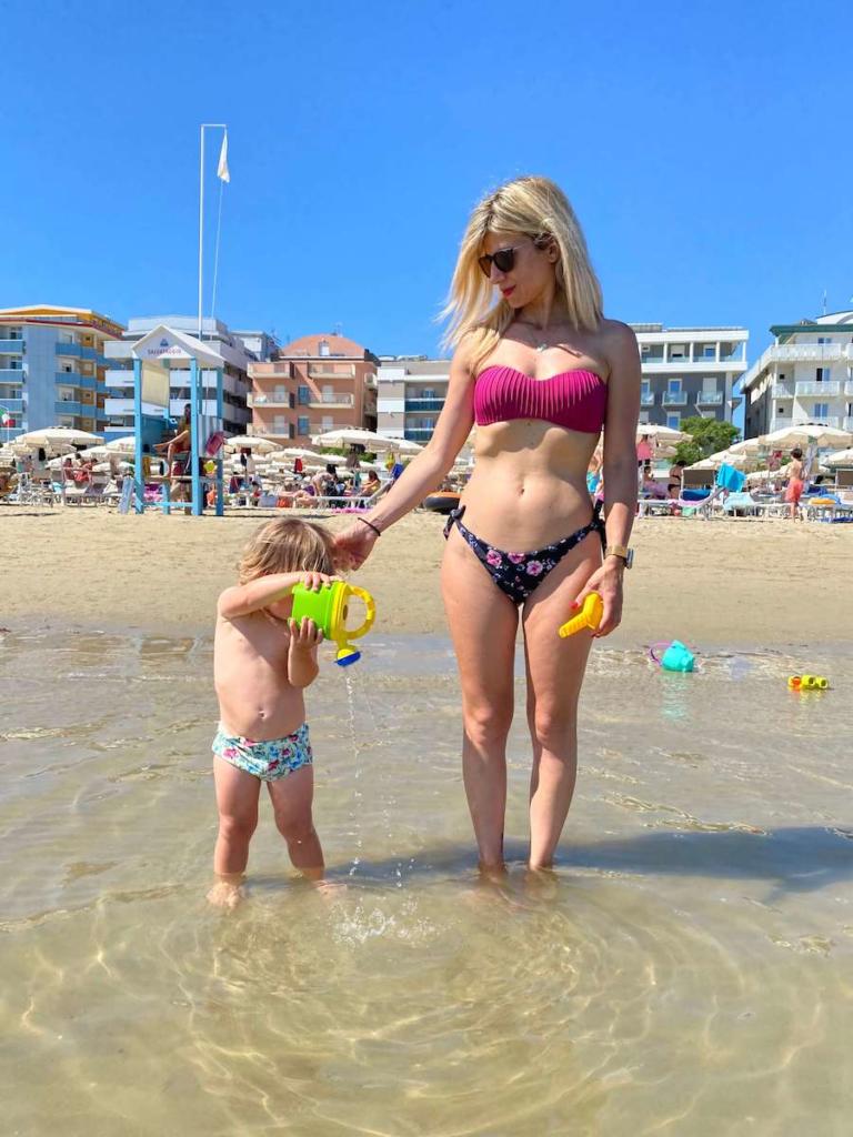 valentina venanzi a spiaggia bellaria igea marina